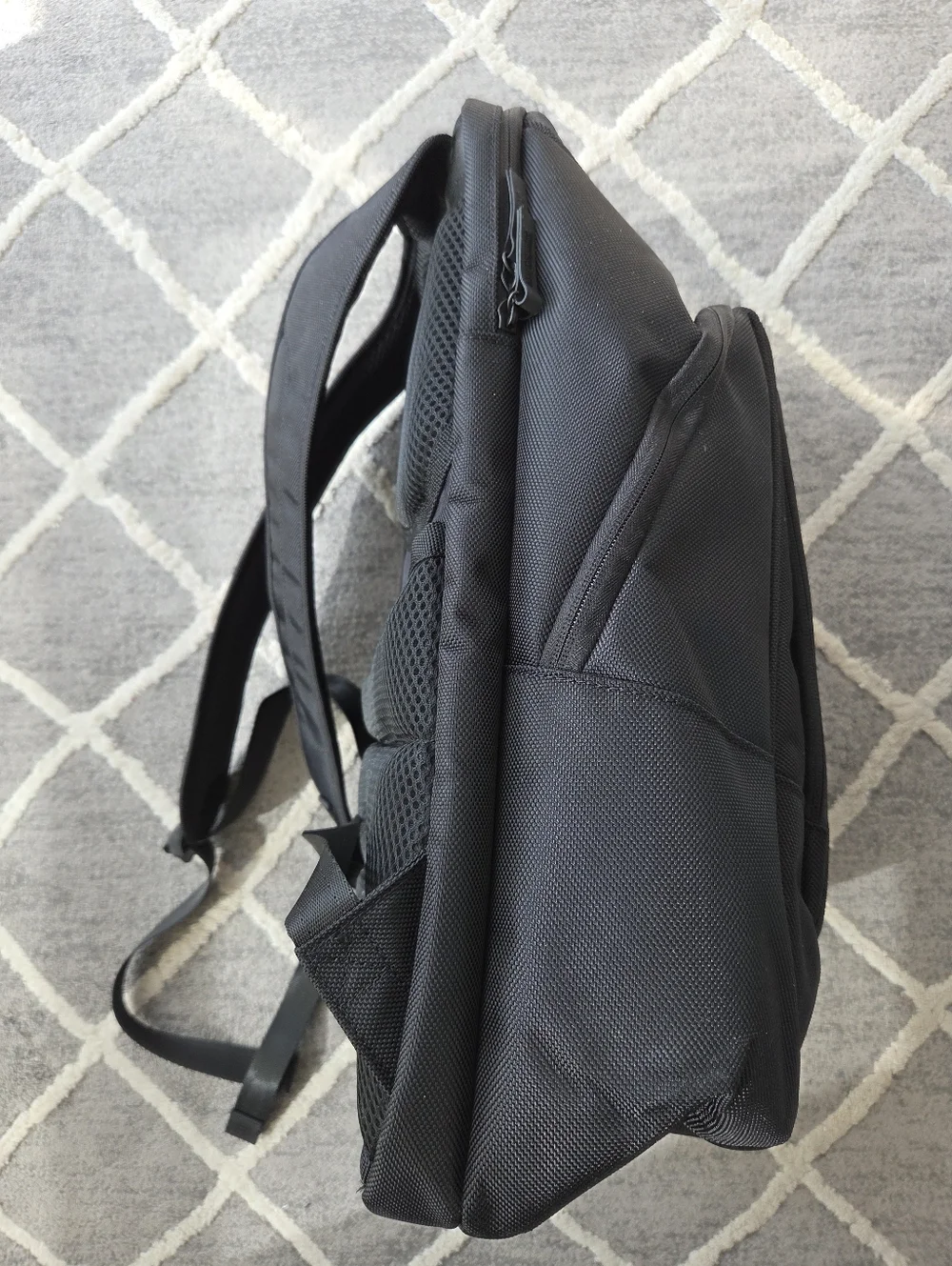 NWOT Large Black Tech Backpack - Picture 4 of 9